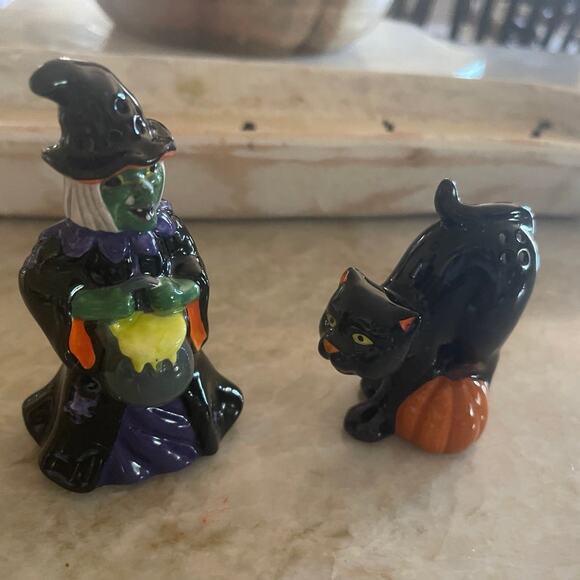 Halloween salt and pepper shakers New in Box - Picture 5 of 5